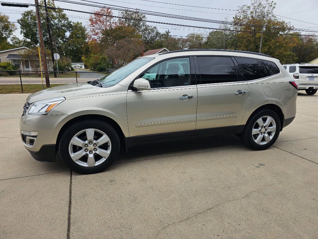Used 2016 Chevrolet Traverse LT w/ Style and Technology Package image 8