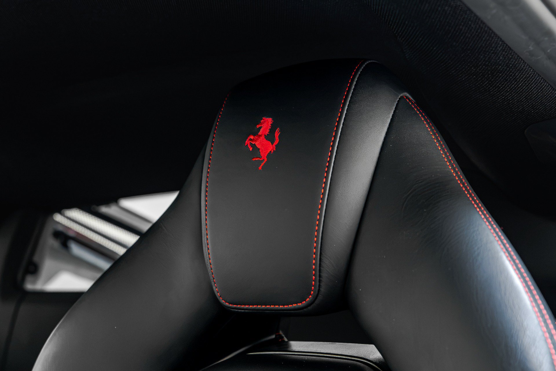 Used 2018 Ferrari 488 GTB RWD image 40