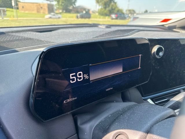 Used 2024 Chevrolet Equinox EV LT FWD image 13