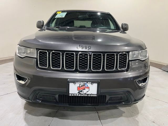 Used 2018 Jeep Grand Cherokee Laredo AWD/4WD image 3