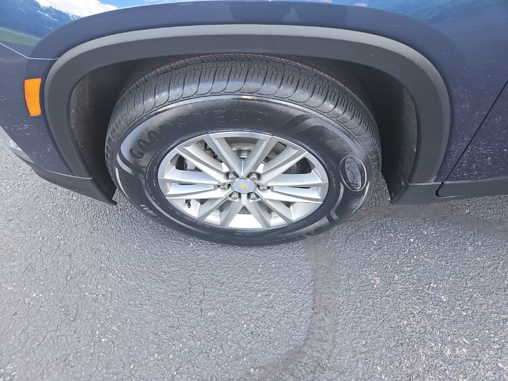 Used 2023 Chevrolet Traverse LT AWD/4WD image 13