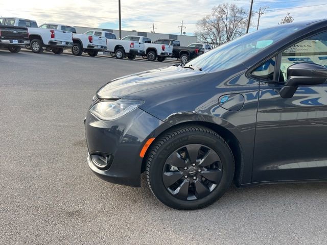 Used 2020 Chrysler Pacifica Touring-L w/ S Appearance Package FWD image 7