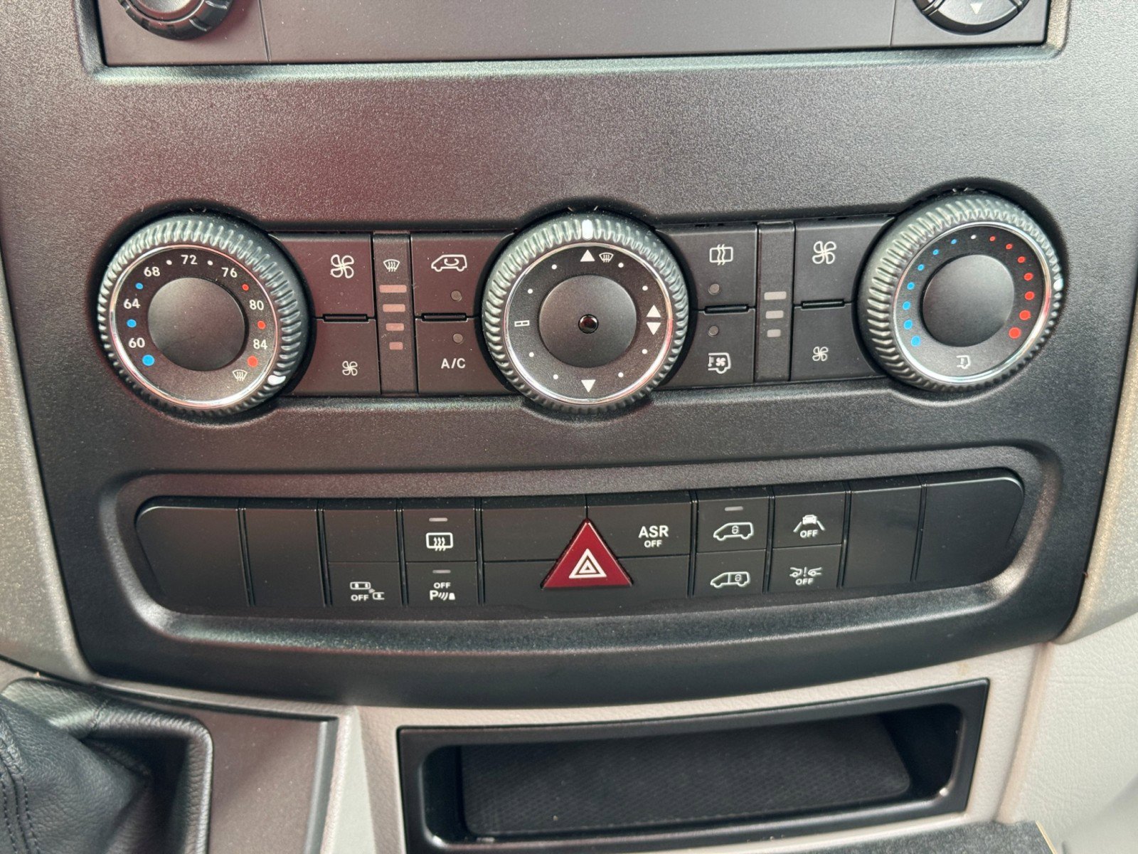 Used 2018 Mercedes-Benz Sprinter 2500 image 21