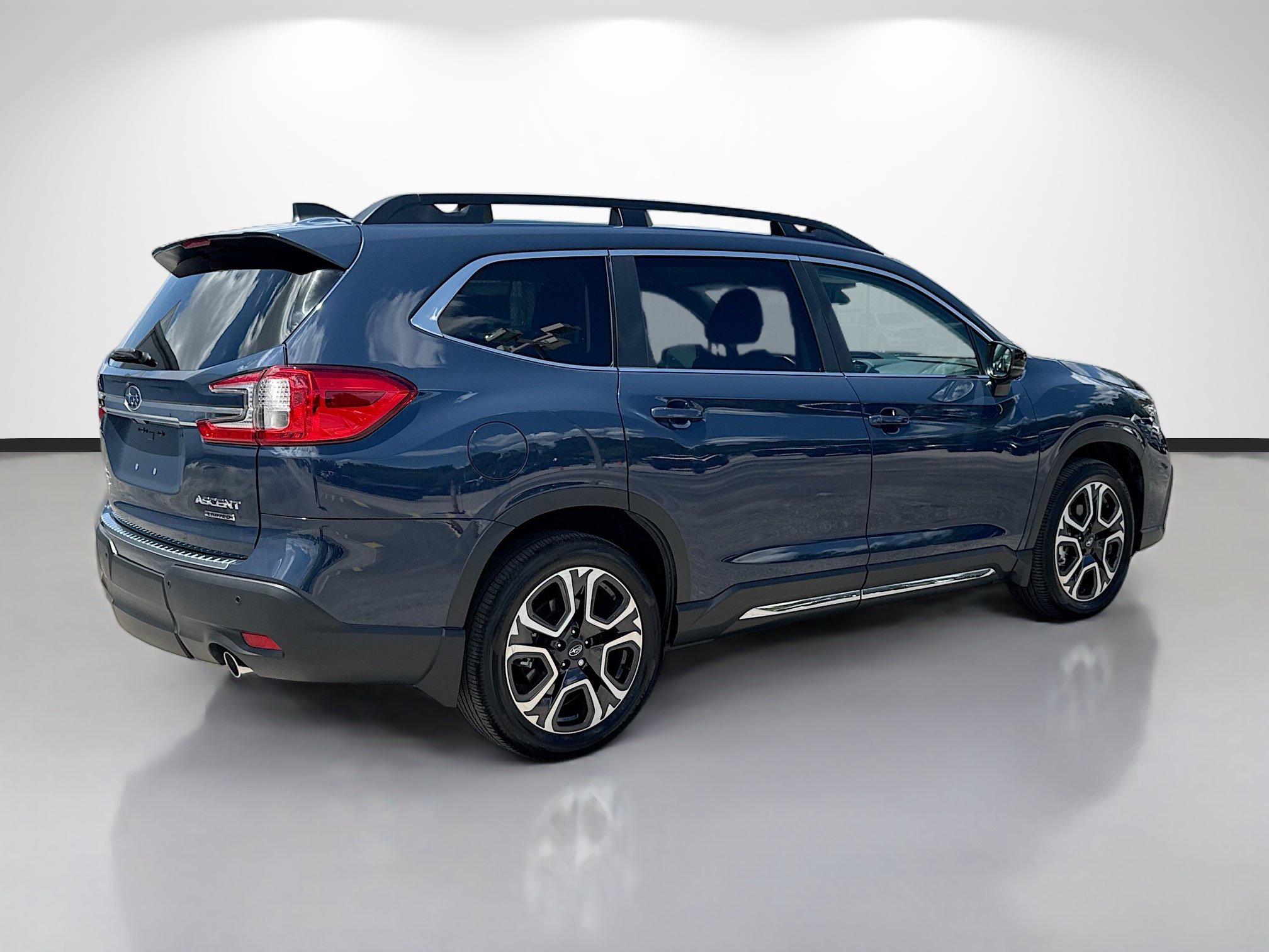 Certified 2024 Subaru Ascent Limited AWD/4WD image 3