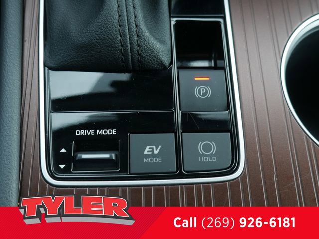 Used 2024 Toyota Sienna XLE FWD image 33