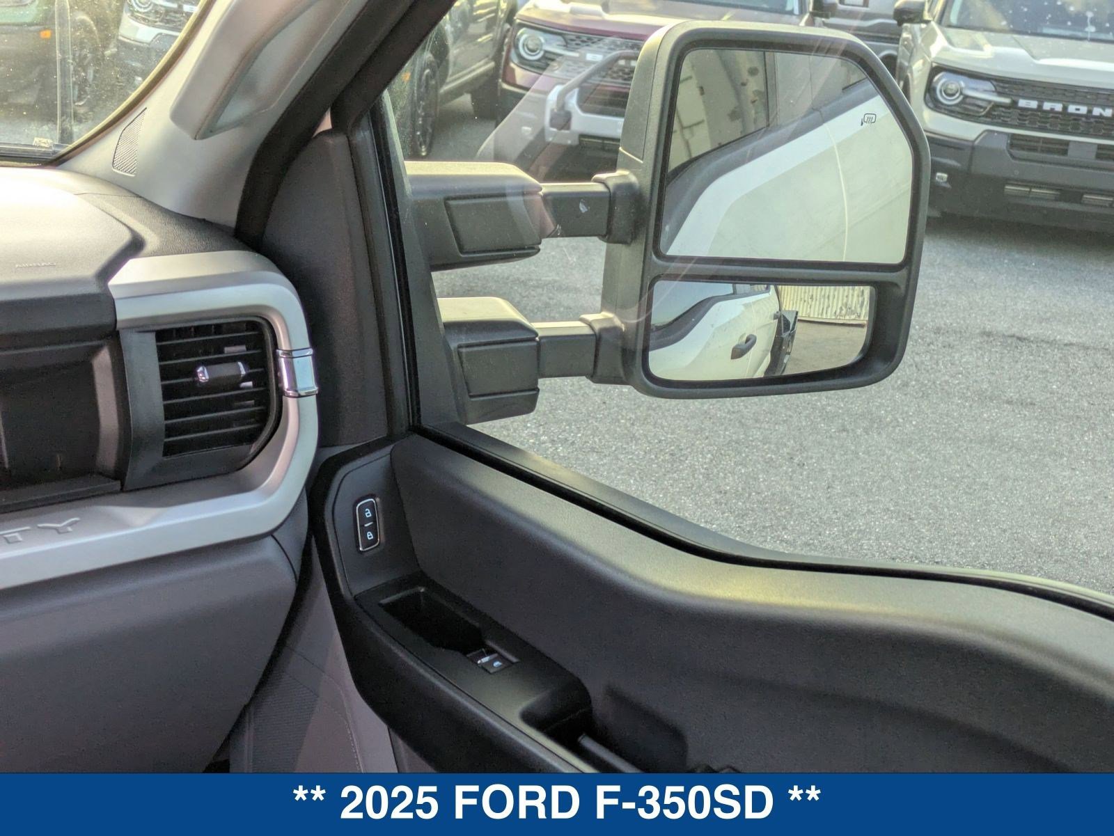 Used 2025 Ford F350 XL w/ XL Chrome Package image 16