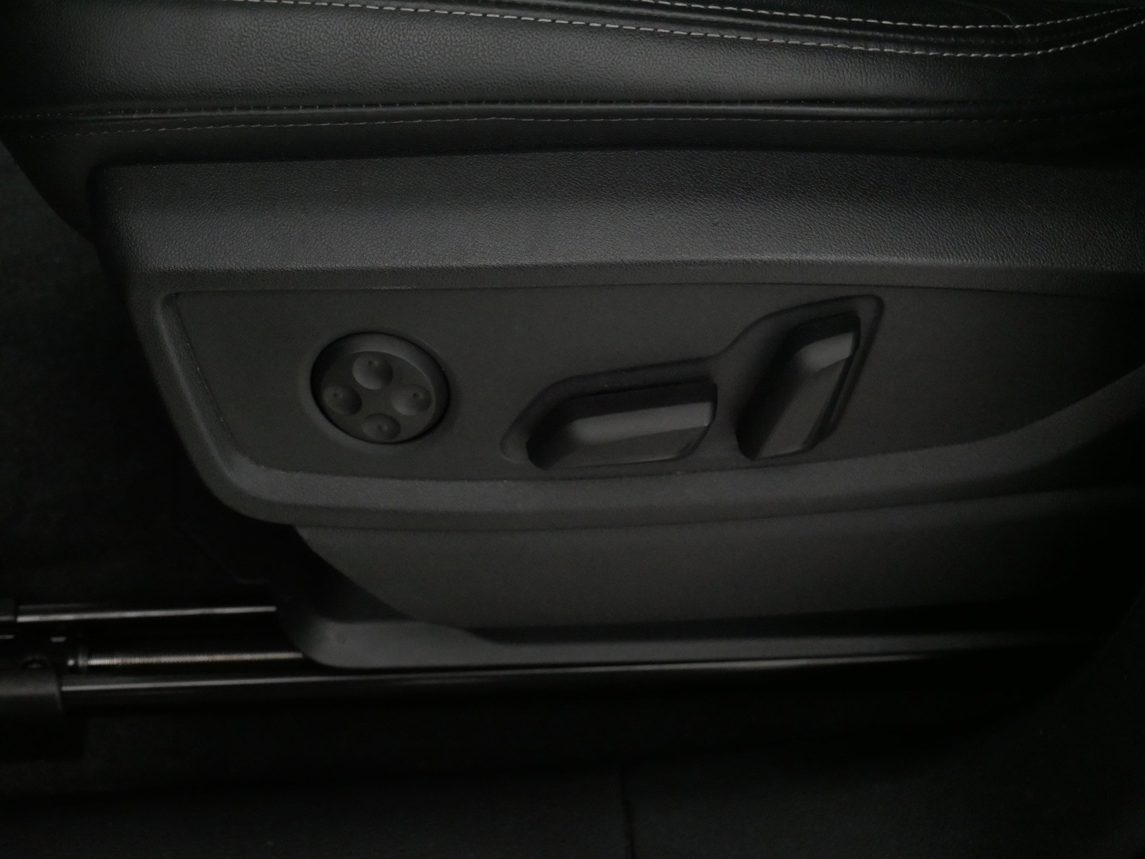 Used 2023 Audi Q5 2.0T Premium w/ Convenience Package image 20