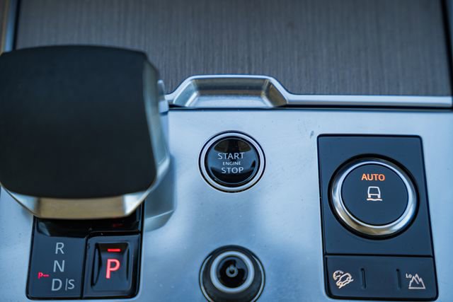 Used 2023 Land Rover Range Rover SE image 29