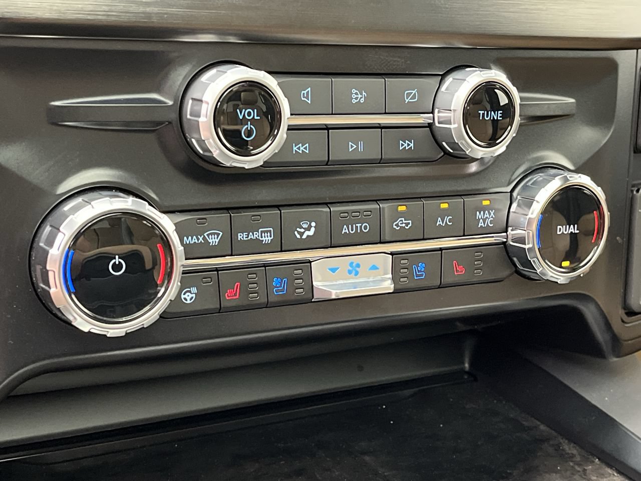 Certified 2024 Ford F250 Lariat w/ Lariat Ultimate Package AWD/4WD image 24