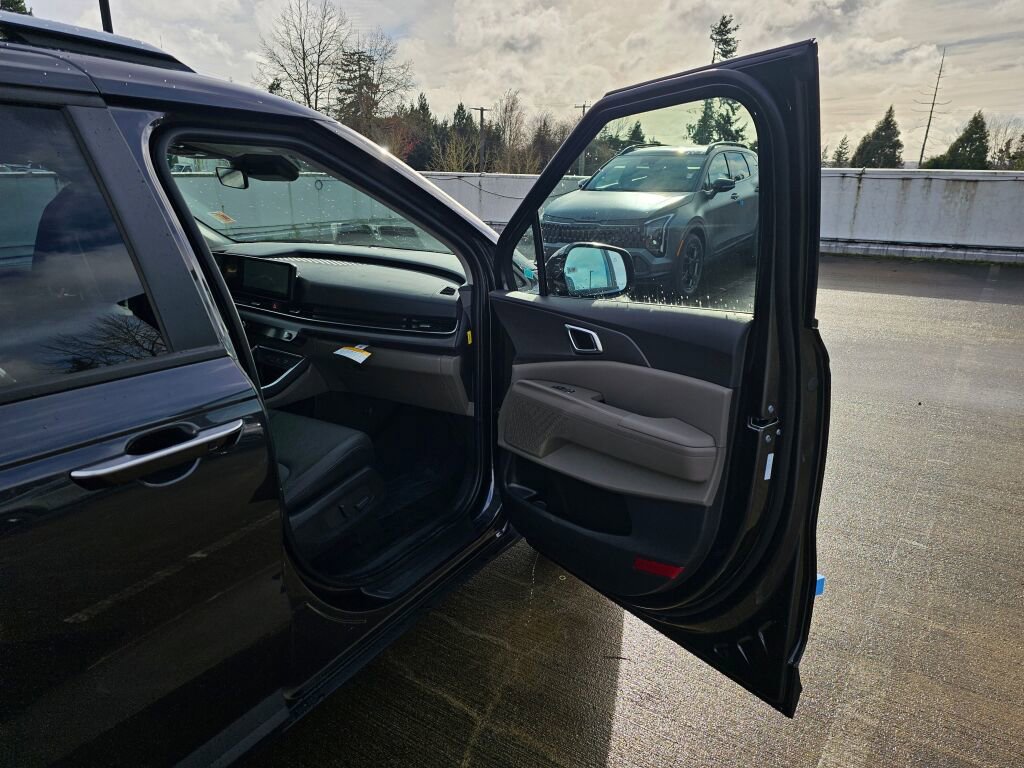 New 2026 Kia Carnival EX image 30