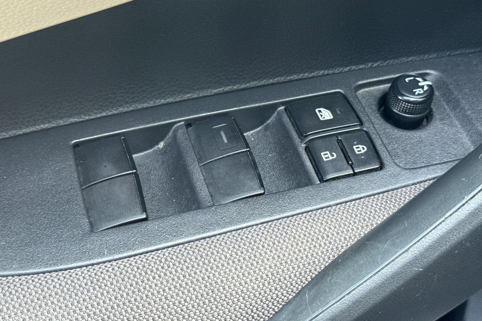 Used 2021 Toyota Corolla LE FWD image 13