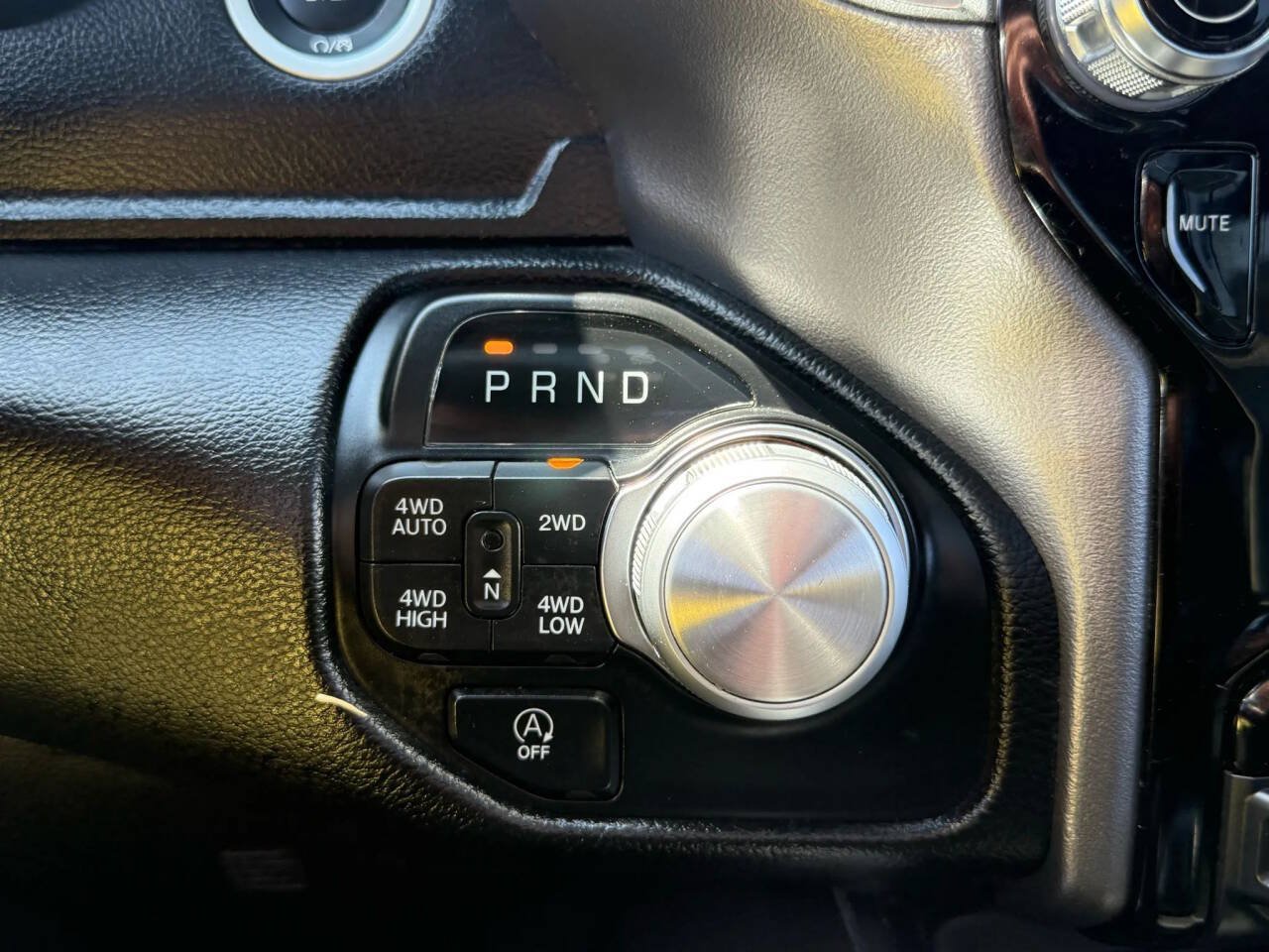 Used 2020 RAM 1500 Laramie AWD/4WD image 30