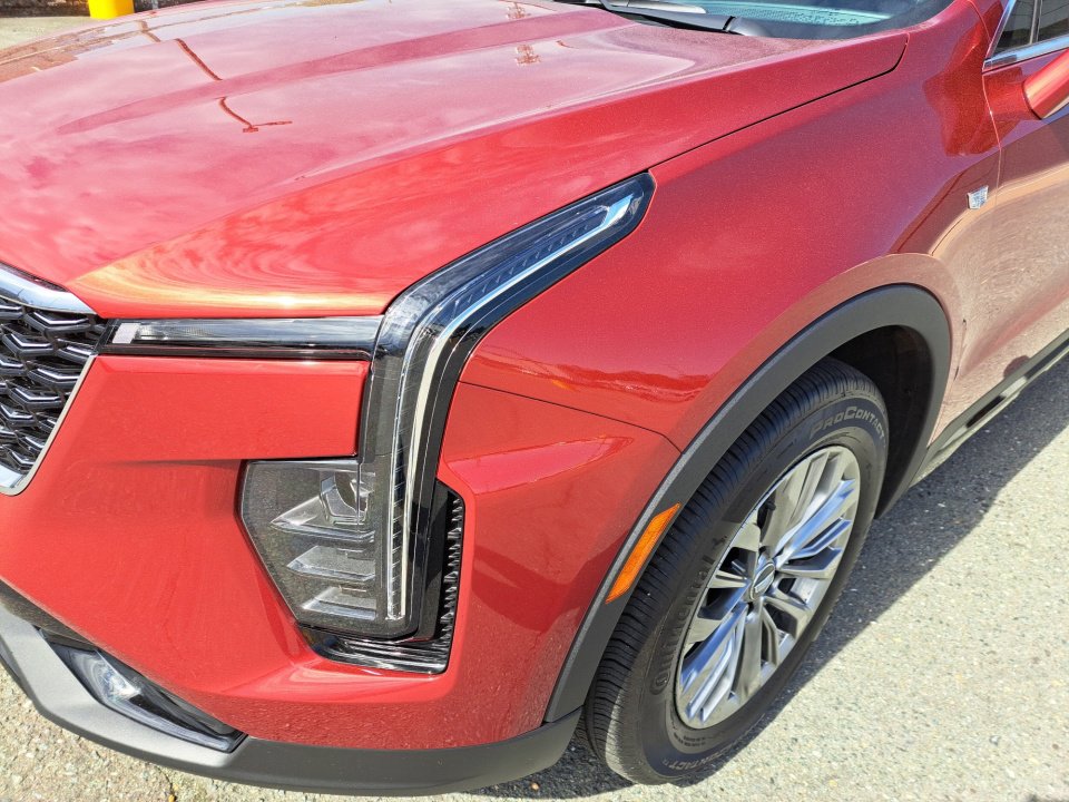 Used 2025 Cadillac XT4 Premium Luxury w/ Cold Weather Package FWD image 23