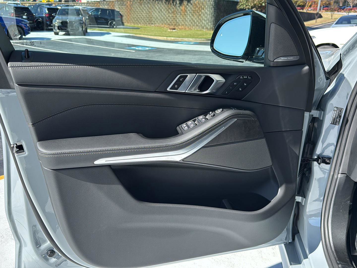 New 2026 BMW X7 xDrive40i w/ Executive Package image 13