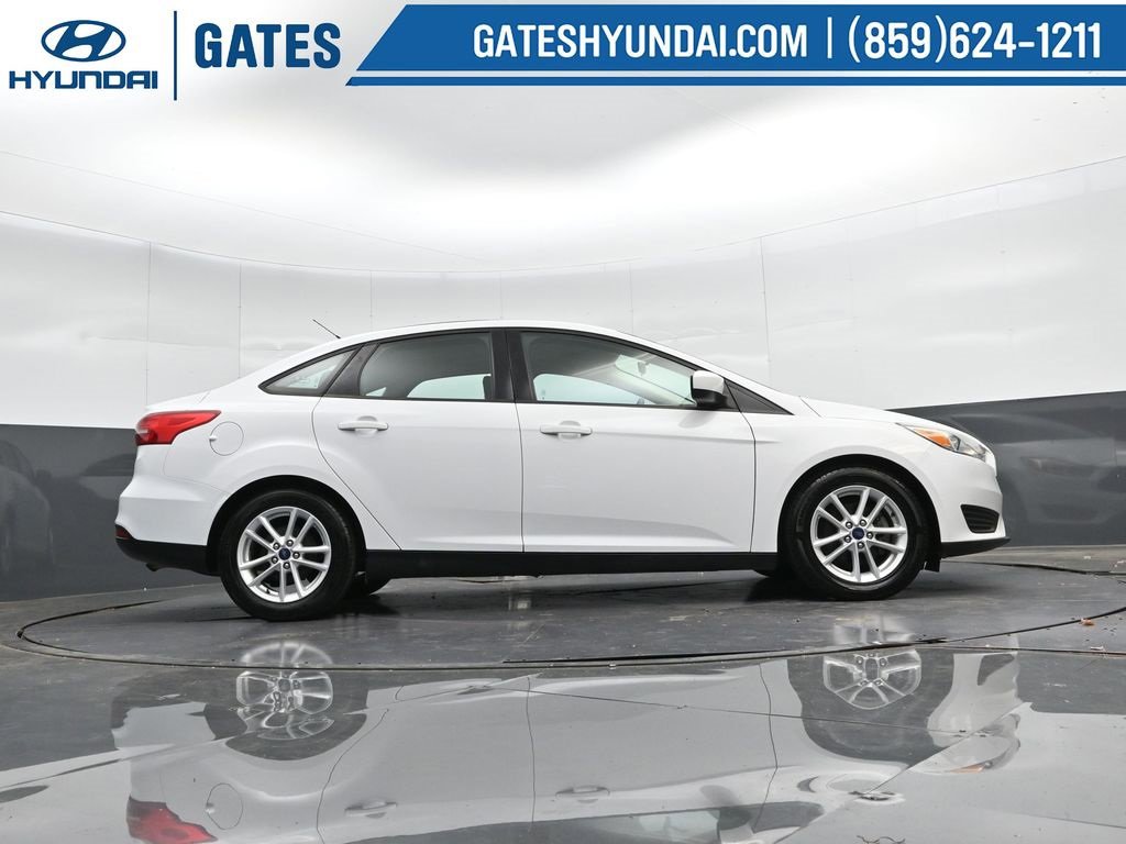 Used 2018 Ford Focus SE image 32