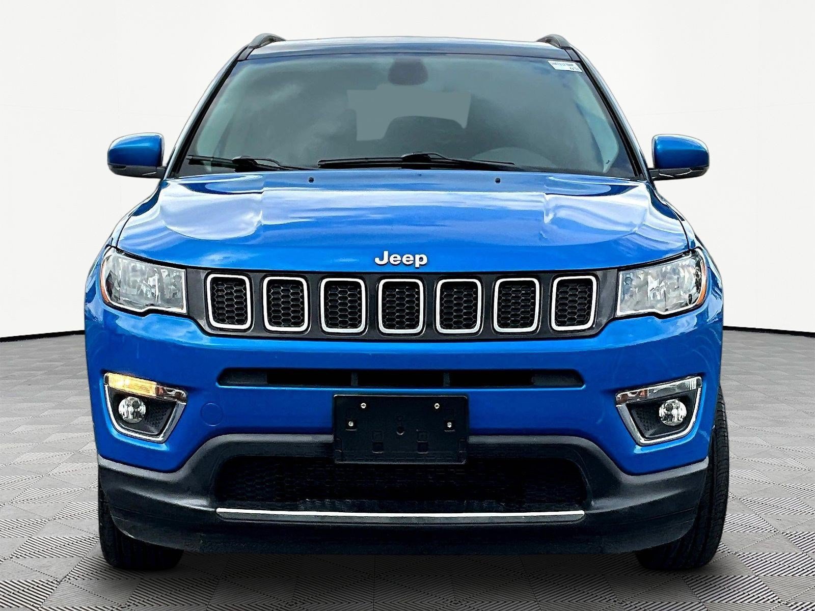 Used 2019 Jeep Compass Limited AWD/4WD image 2
