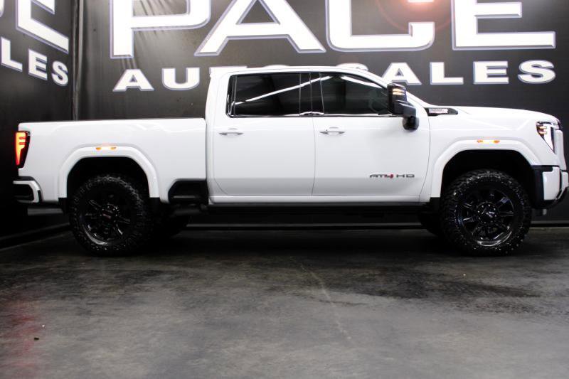 Used 2024 GMC Sierra 2500 AT4 w/ AT4 Premium Plus Package image 4