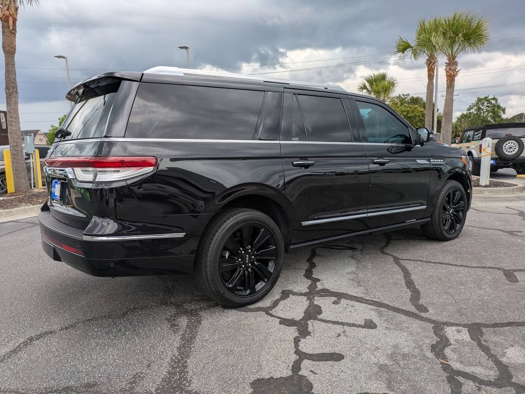 Used 2023 Lincoln Navigator L Reserve AWD/4WD image 4