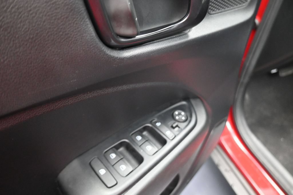 Used 2022 Hyundai Venue Limited FWD image 7
