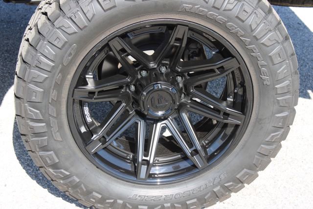 Used 2024 Ford F250 Lariat w/ Black Appearance Package image 29