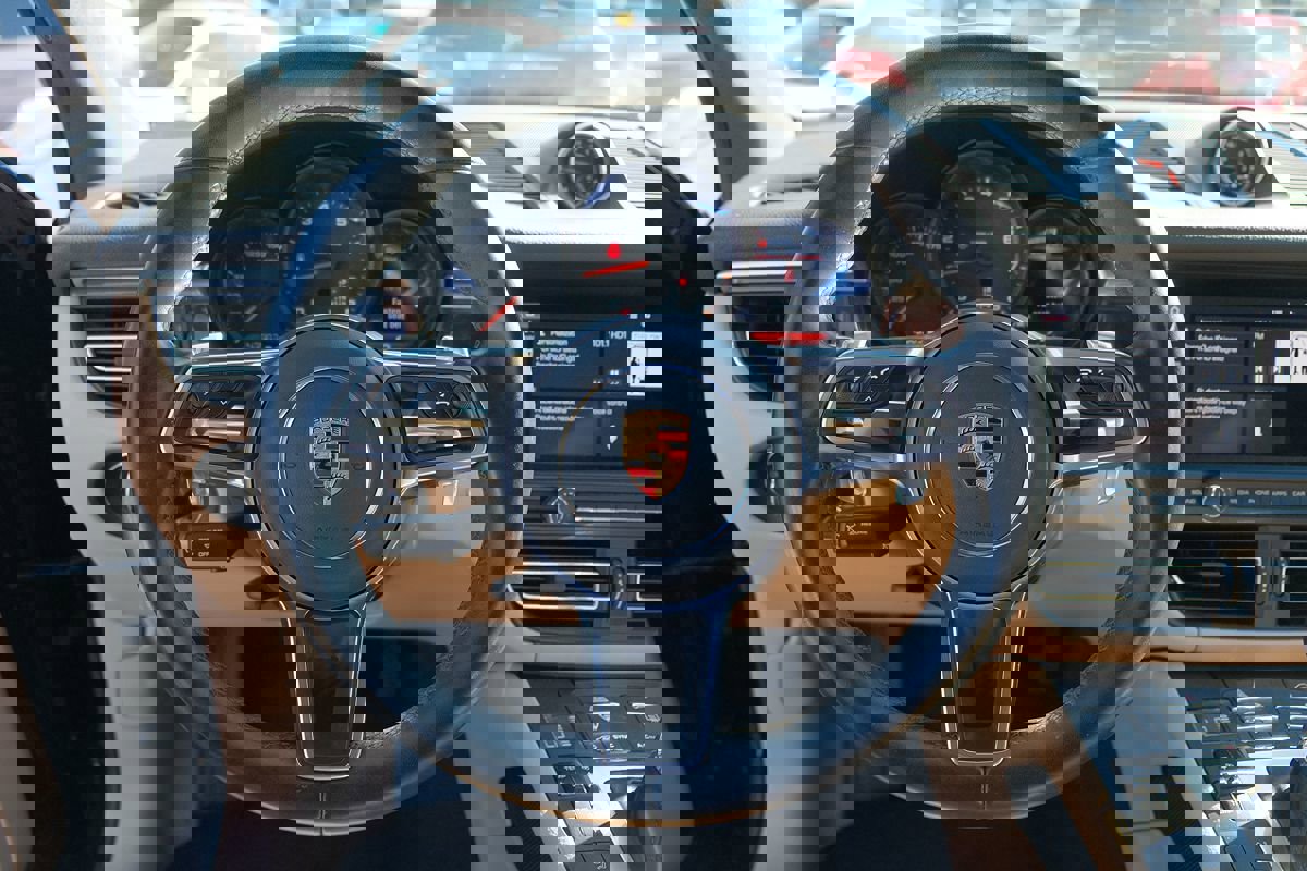 Used 2021 Porsche Macan image 16