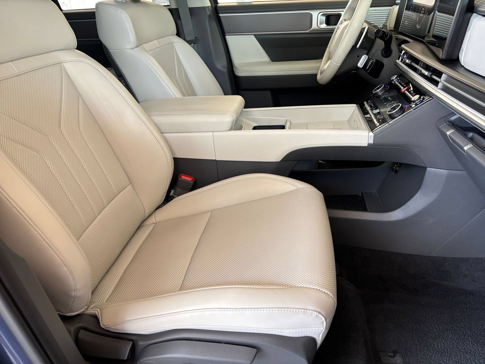 Used 2026 Hyundai Santa Fe SEL FWD image 39
