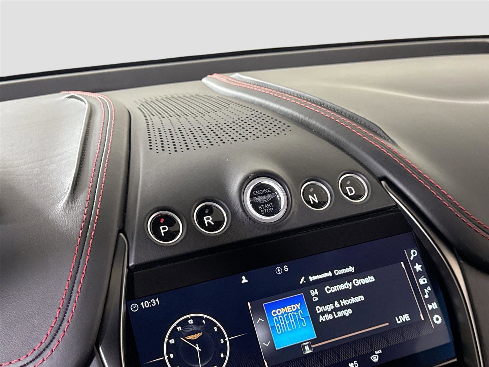 Used 2021 Aston Martin DBX image 19