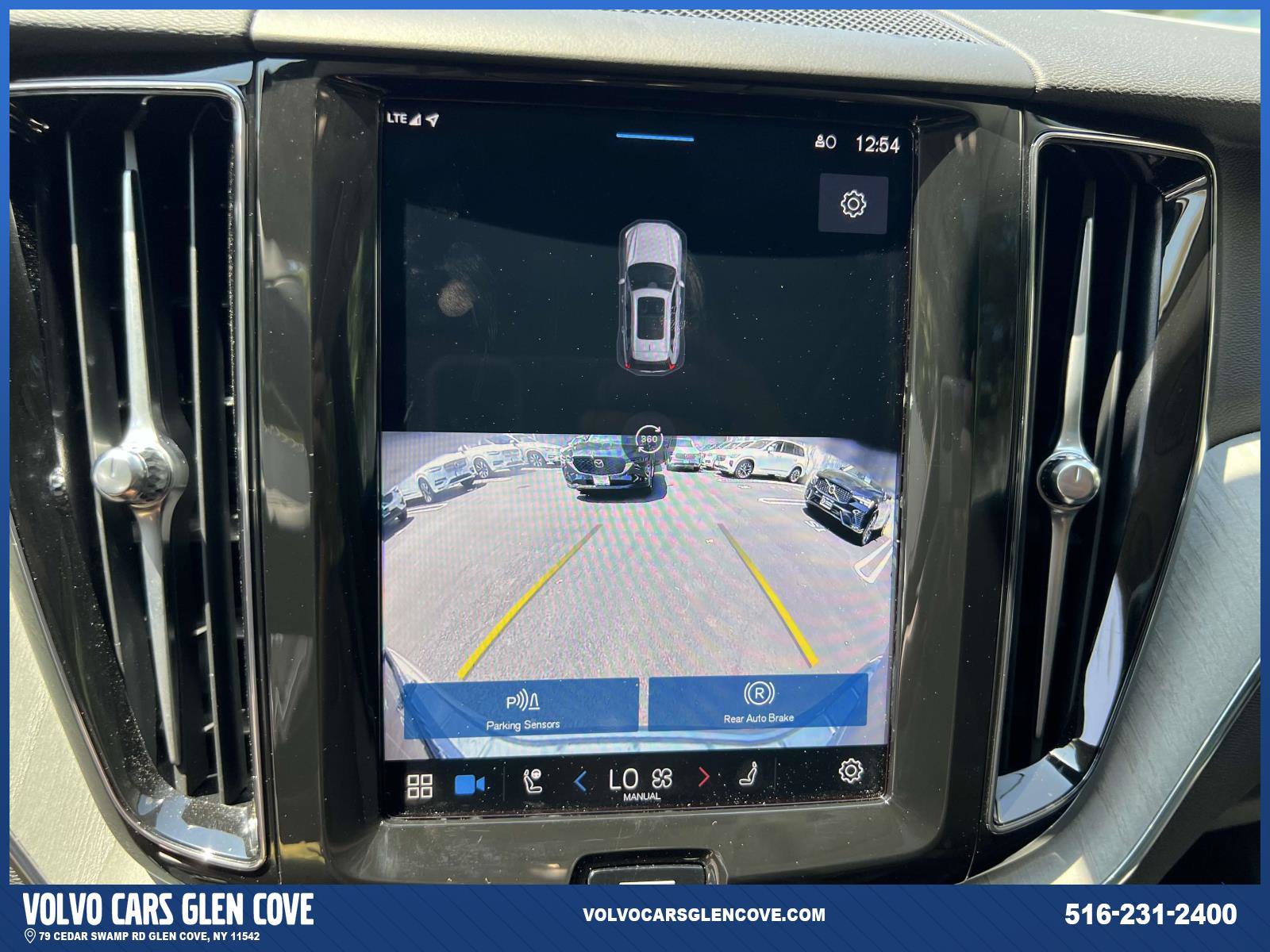 Certified 2025 Volvo XC60 T8 Plus w/ Protection Package Premier image 29