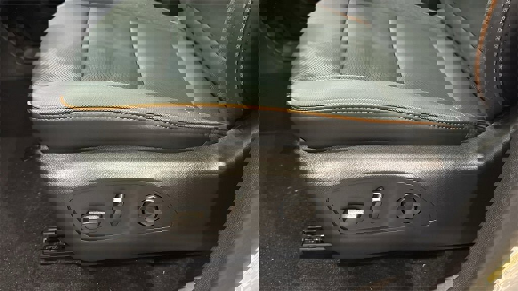 New 2026 GMC Acadia AT4 w/ Luxury Package image 26