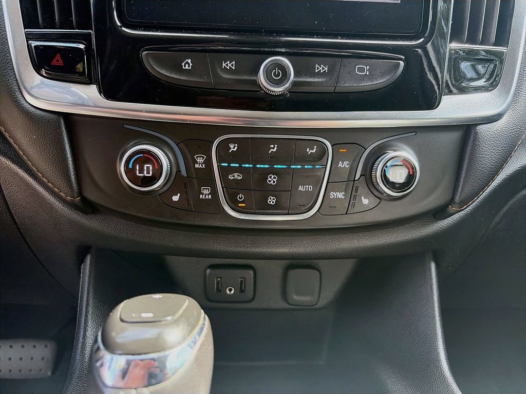 Used 2019 Chevrolet Traverse LT w/ LT Premium Package FWD image 16