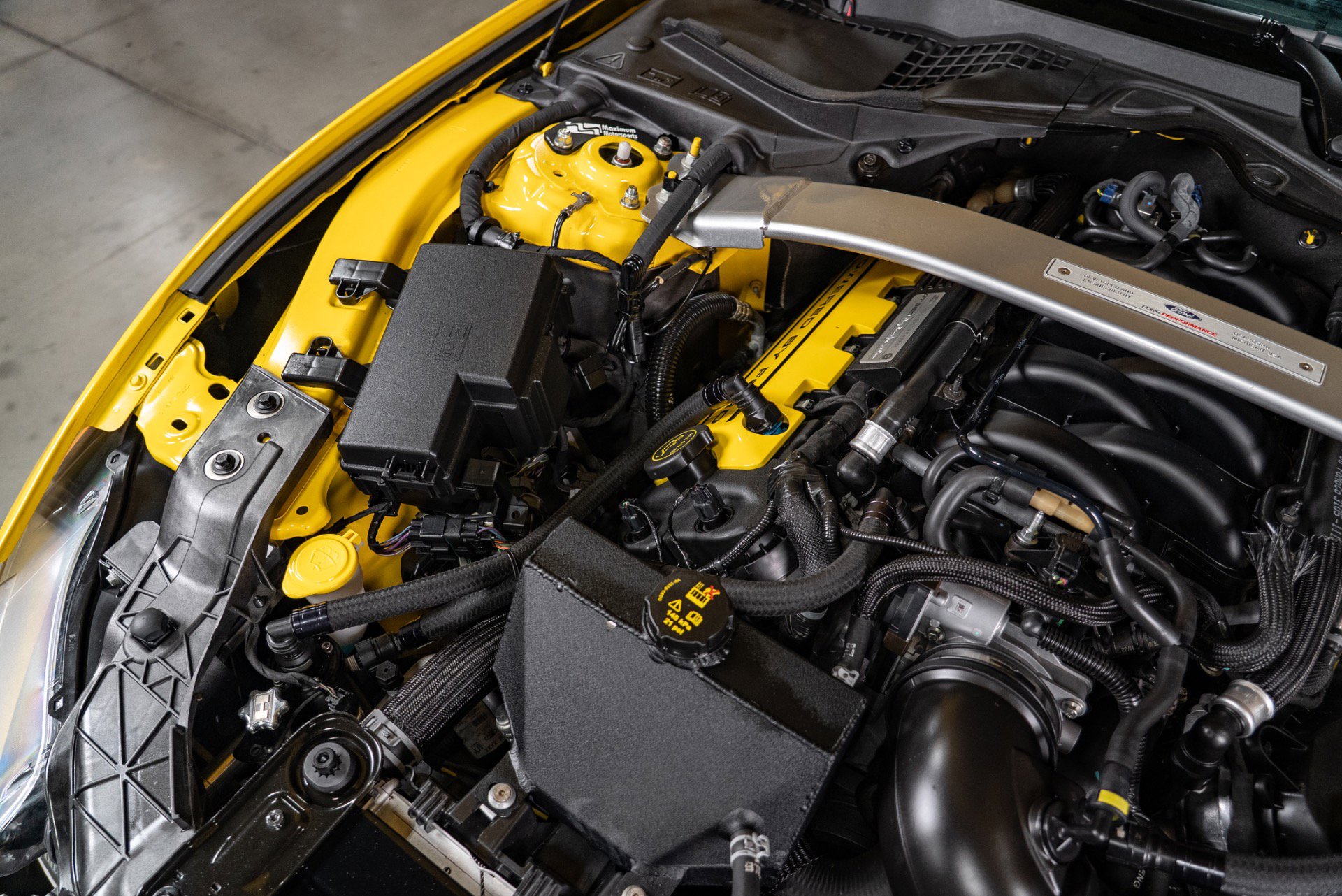 Used 2016 Ford Mustang Shelby GT350 w/ Track Package image 38