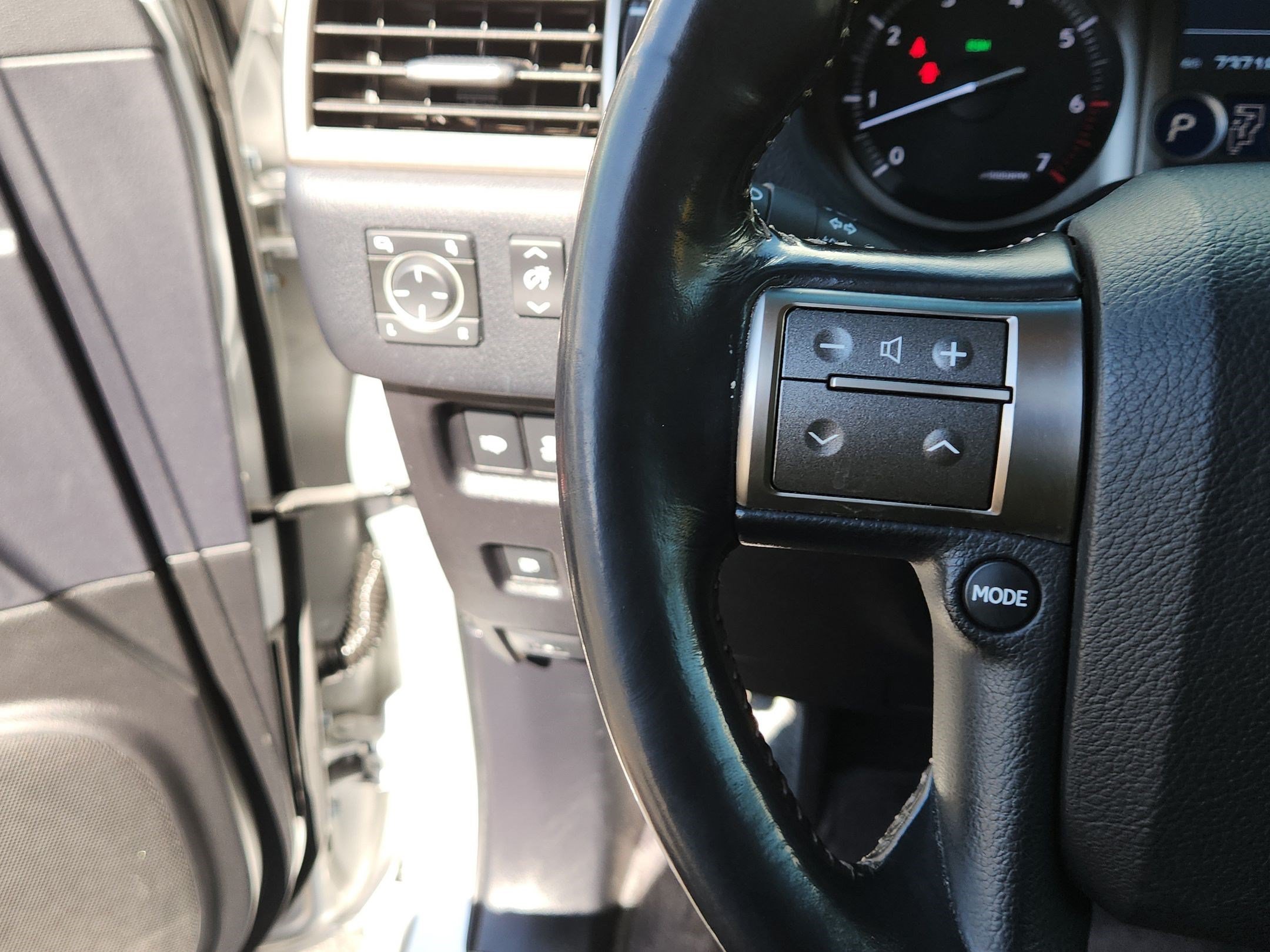 Used 2017 Lexus GX 460 Premium w/ Premium Package AWD/4WD image 15