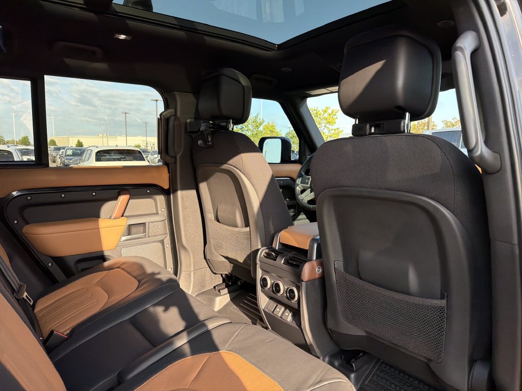 Used 2024 Land Rover Defender 110 X AWD/4WD image 14