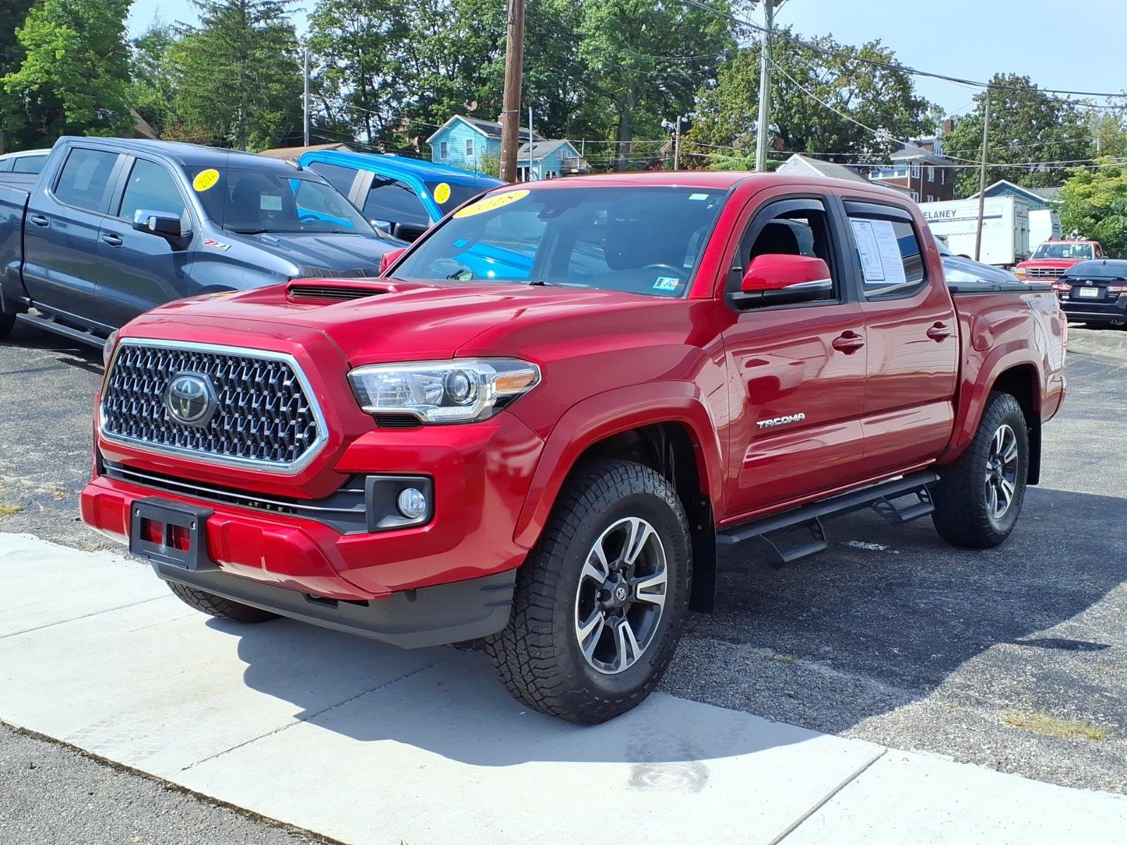 Used 2018 Toyota Tacoma TRD Sport AWD/4WD image 8