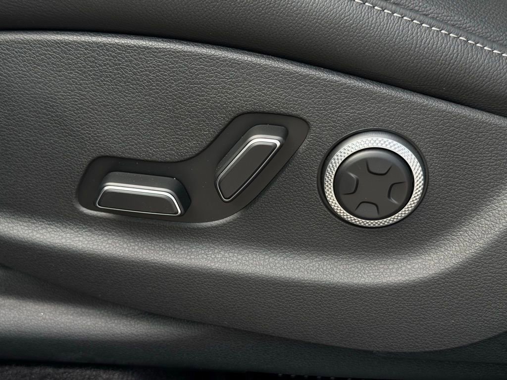 Used 2025 Genesis GV80 2.5T Standard image 26