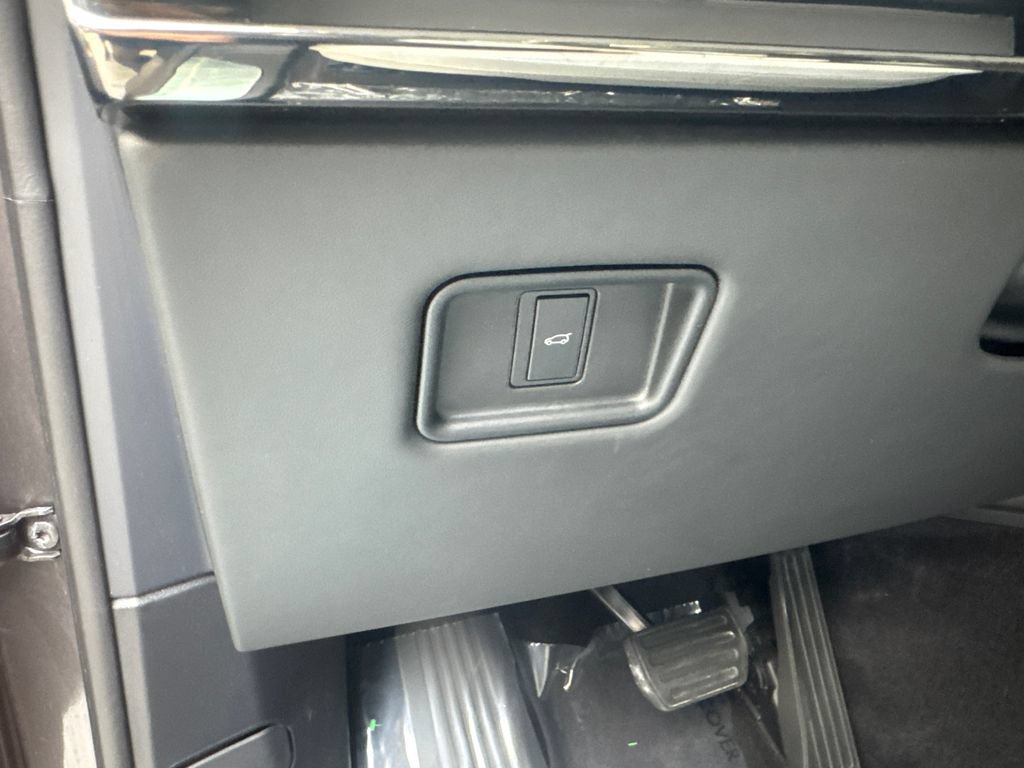Used 2024 Land Rover Range Rover Sport SE AWD/4WD image 53