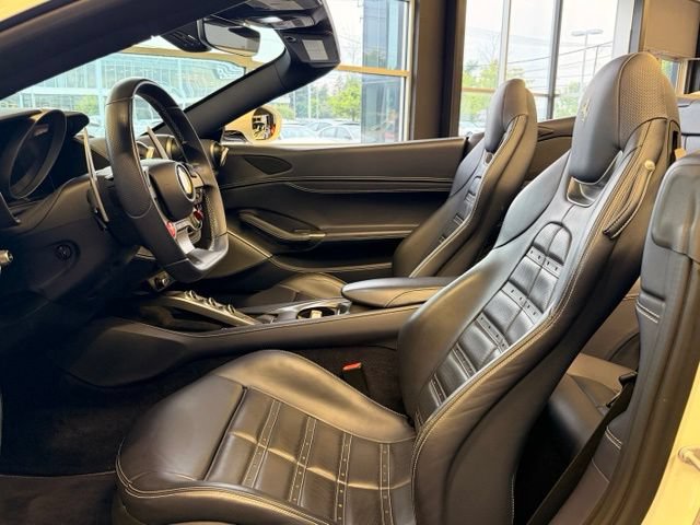 Used 2019 Ferrari Portofino RWD image 24