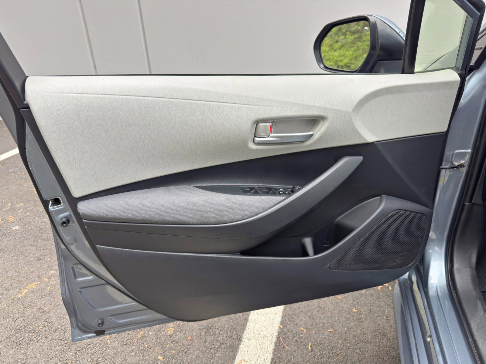 Used 2020 Toyota Corolla LE FWD image 37