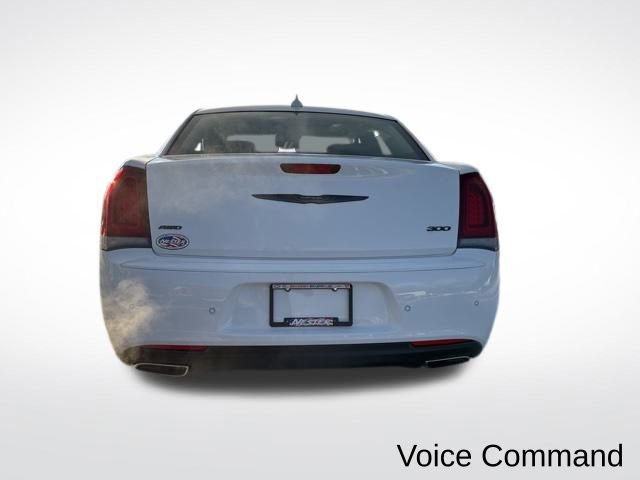 Used 2023 Chrysler 300 Touring L w/ Popular Equipment Group image 4