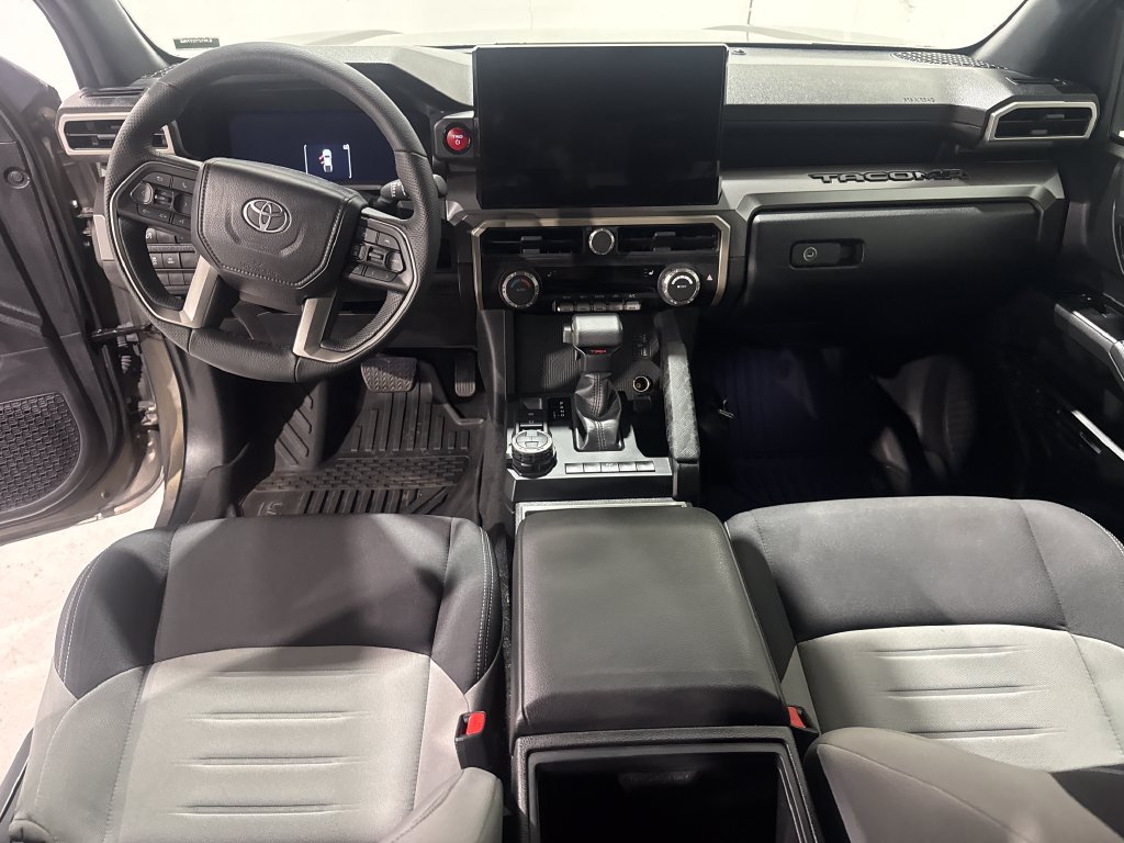 Used 2025 Toyota Tacoma TRD Off-Road AWD/4WD image 30