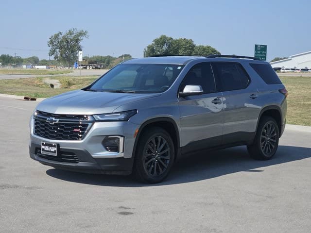 Used 2023 Chevrolet Traverse RS w/ LPO, Floor Liner Package AWD/4WD image 3