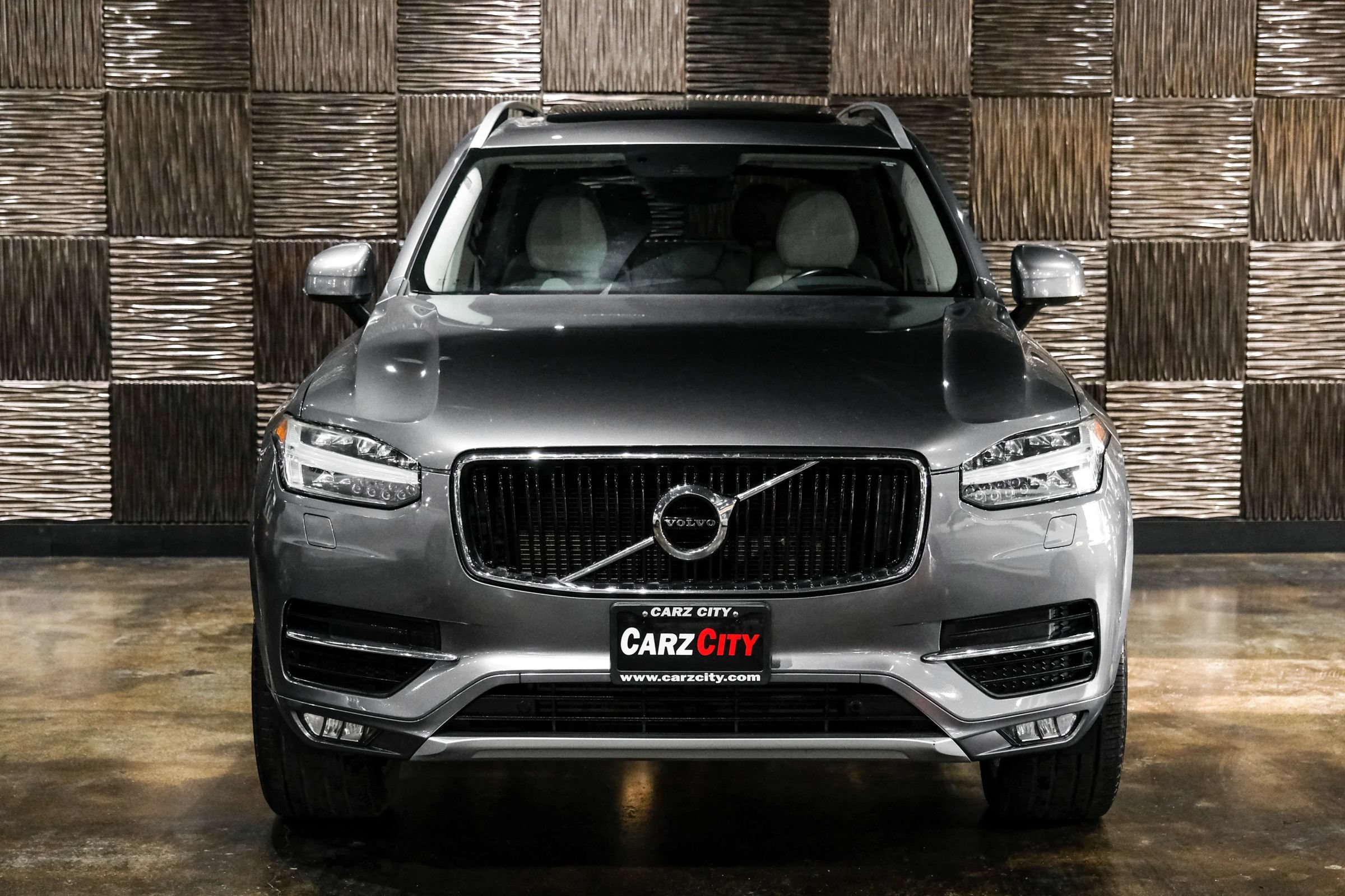 Used 2017 Volvo XC90 T6 Momentum w/ Convenience Package AWD/4WD image 7