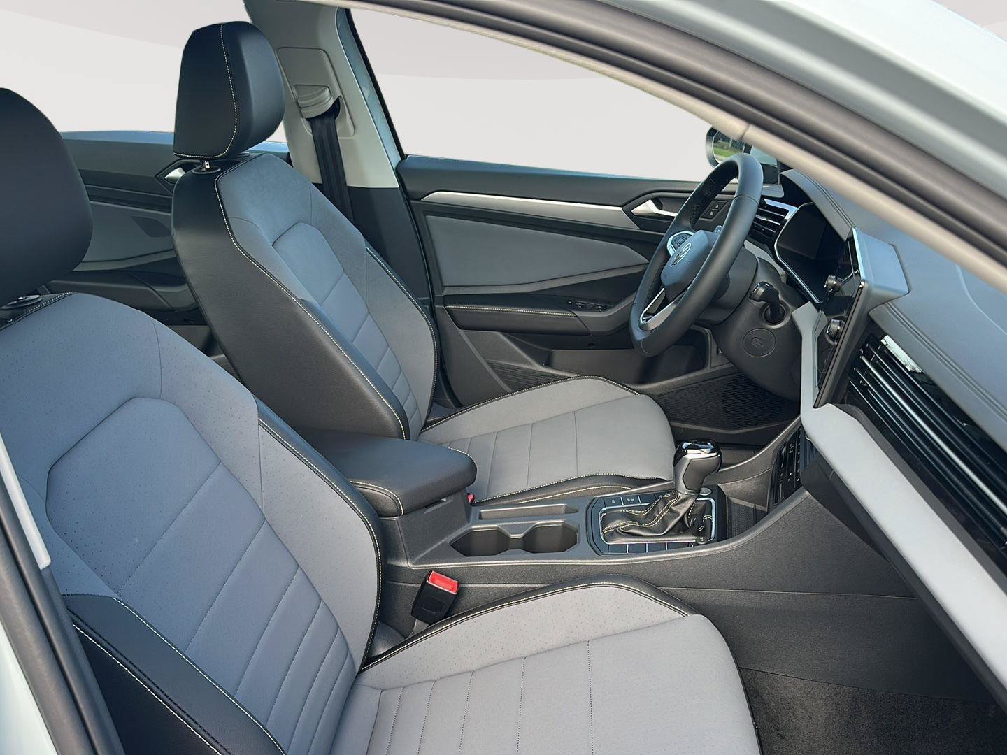 New 2026 Volkswagen Jetta SE FWD image 15