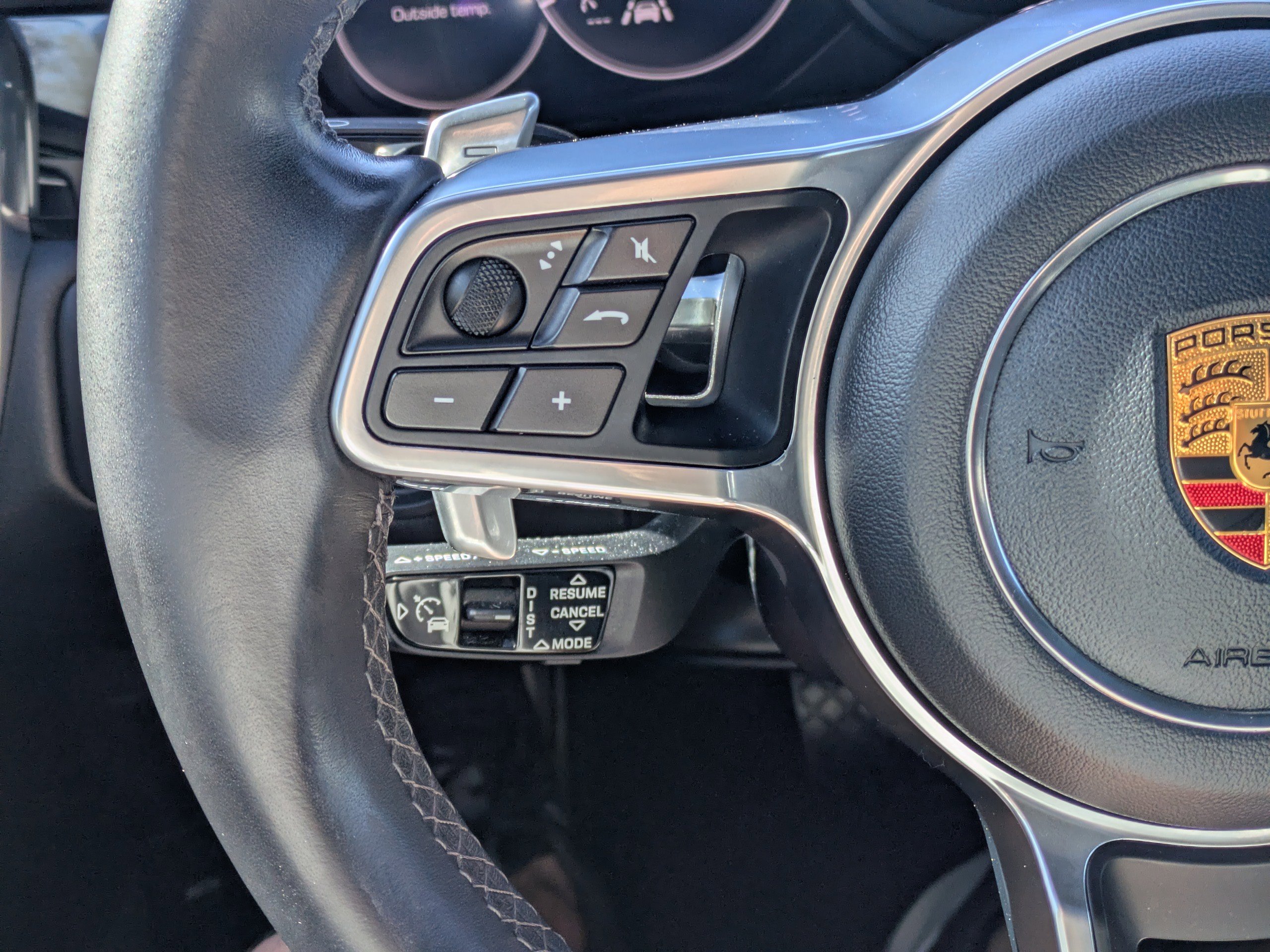 Used 2020 Porsche Cayenne image 18