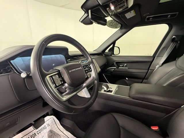 Used 2025 Land Rover Range Rover SE AWD/4WD image 18