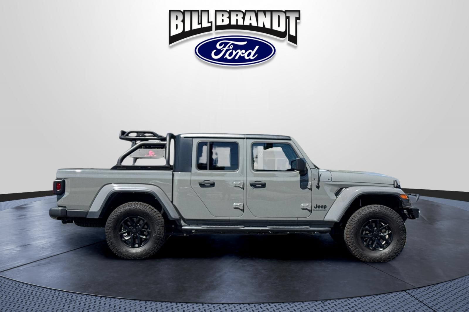 Used 2022 Jeep Gladiator Sport AWD/4WD image 2
