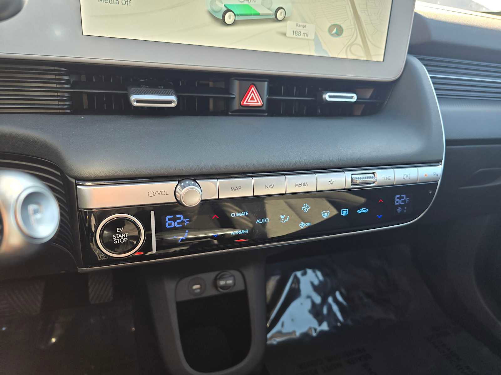 Used 2024 Hyundai Ioniq 5 SE image 29