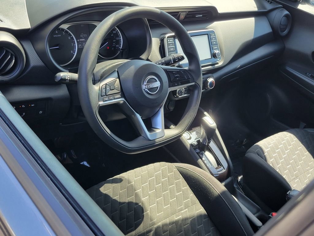 Used 2022 Nissan Kicks S FWD image 5