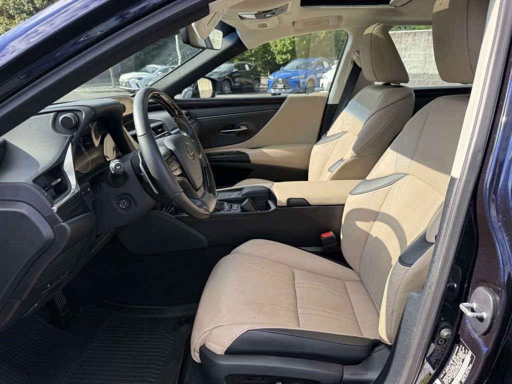 Used 2020 Lexus ES 300h w/ Accessory Package FWD image 13