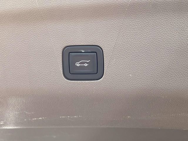 Used 2023 GMC Yukon Denali w/ LPO, Floor Liner Package AWD/4WD image 12